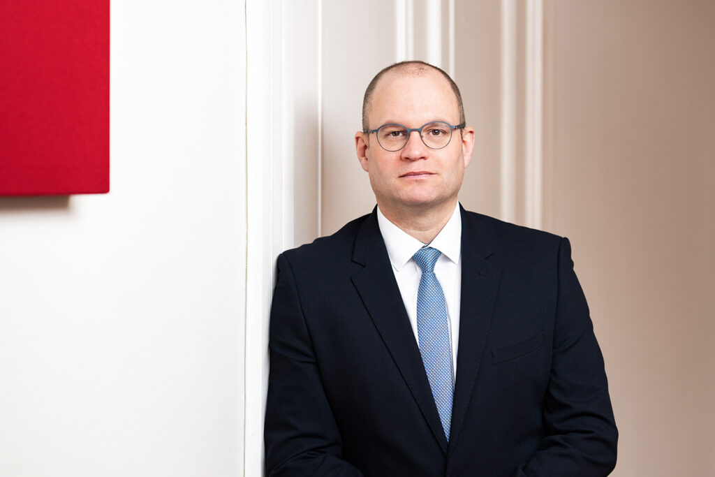 Anwalt für Schwarzarbeit-Vorwürfe - Dr. Book.